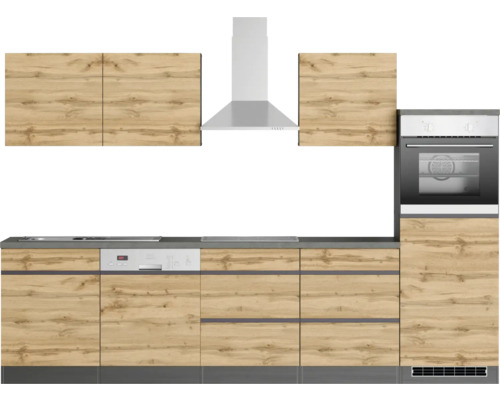 Cuisine avec éléments hauts, hotte aspirante, lave-vaisselle et four