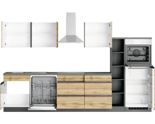 Cuisine équipée avec lave-vaisselle, cuisinière, hotte aspirante, étagères, armoires et réfrigérateur