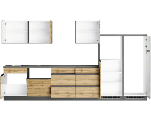 Cuisine équipée avec éléments hauts et bas avec accents de bois et plan de travail gris