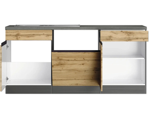 Meuble bas de cuisine avec portes en bois et étagères