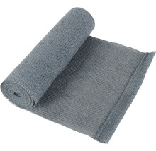 Bandage de gaze grise, partiellement enroulée
