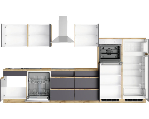 Cuisine équipée avec lave-vaisselle, cuisinière, hotte et réfrigérateur