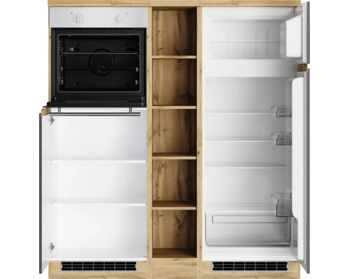 Cuisine équipée avec four, étagères et réfrigérateur