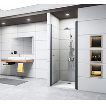 Salle de bains moderne avec douche et lavabo