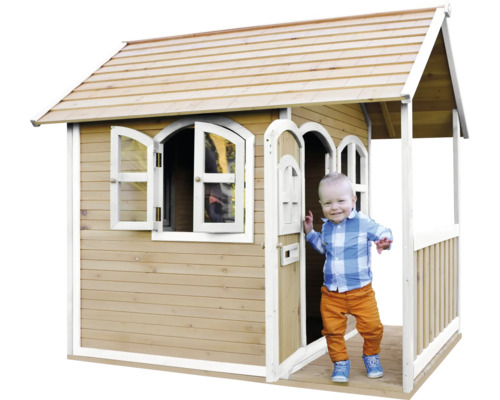 Cabane en bois avec enfant à l''entrée