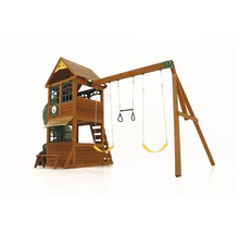 Spielplatz mit Turm, Rutsche und Schaukel