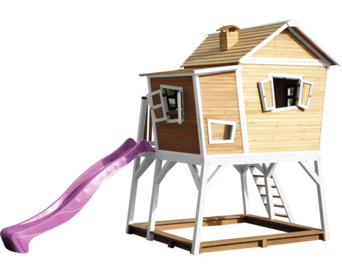 Maison de jeux en bois avec toboggan et bac à sable