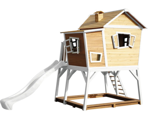 Maisonnette en bois avec toboggan et bac à sable