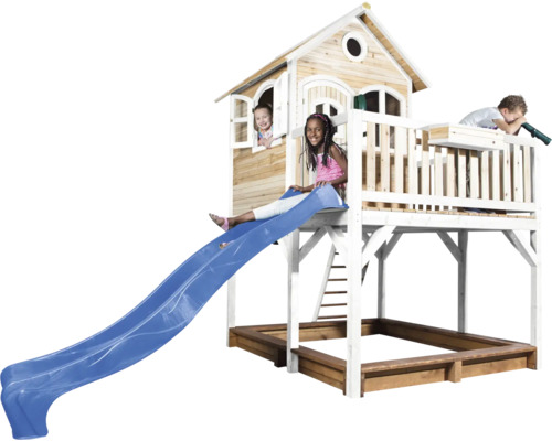 Spielhaus mit Rutsche, Sandkasten und Kindern