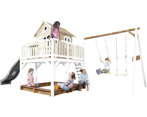 Aire de jeux avec cabane dans les arbres, bac à sable, toboggan et balançoire pour enfants