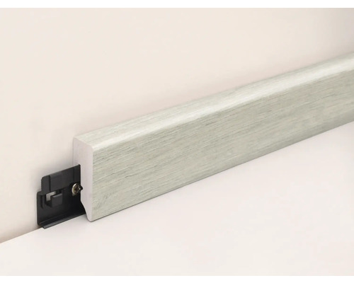 Sockelleiste mit Befestigungsclip zur Wandmontage.