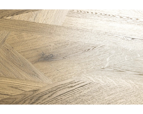 Parquet à chevrons en bois