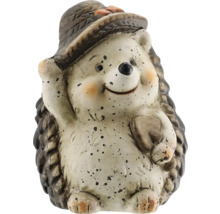Hérisson décoratif avec chapeau comme décoration de jardin