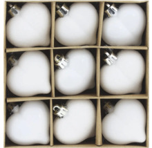 Neuf boules de Noël en forme de cœur dans une boîte en carton