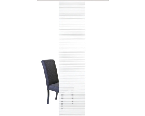 Panneau japonais partiellement devant une chaise