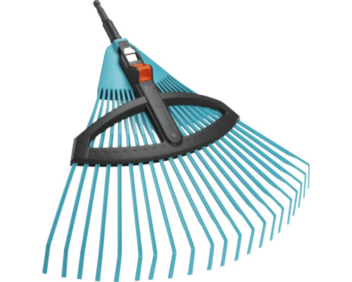 Verstellbarer Gardena Fächerbesen mit Zinken aus Kunststoff.