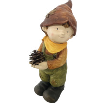 Gartenfigur Junge mit Zapfen für den Aussenbereich