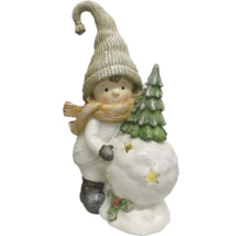 Figurine décorative d''hiver : garçon avec bonnet et sapin de Noël