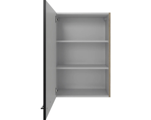 Armoire murale ouverte avec trois étagères