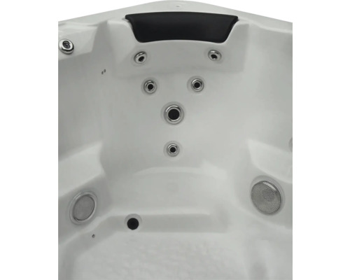Detailaufnahme eines Whirlpools mit Düsen und Kopfstütze