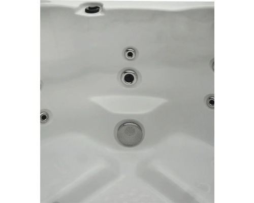 Detailansicht eines Whirlpools mit Düsen und Abfluss