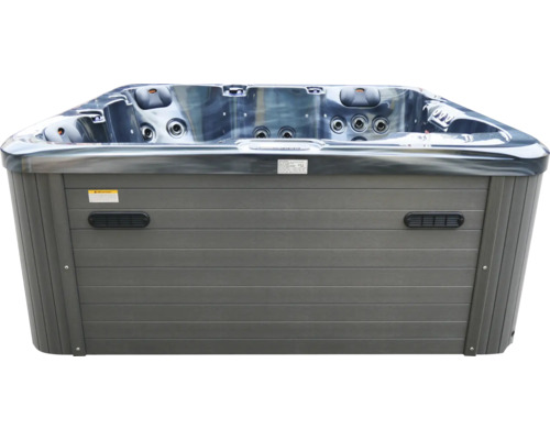 Freistehender Whirlpool für den Aussenbereich mit Düsen und Bedienelementen