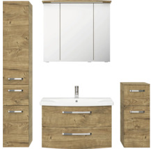 Ensemble de salle de bains avec lavabo, armoire de toilette et armoires hautes