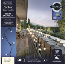 Guirlande lumineuse solaire avec 360 LED et 27 mètres de long sur une terrasse