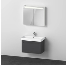 Salle de bains avec meuble sous-lavabo, lavabo et armoire de toilette avec éclairage