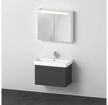 Badezimmer mit Waschbeckenunterschrank, Aufsatzwaschbecken und Spiegelschrank