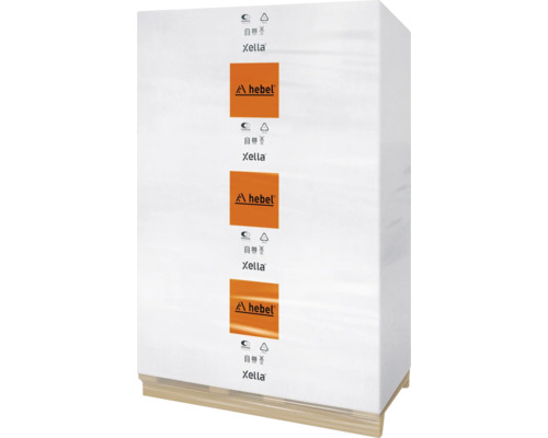 Verpackte Porenbetonsteine auf einer Palette mit Hebel Logo.