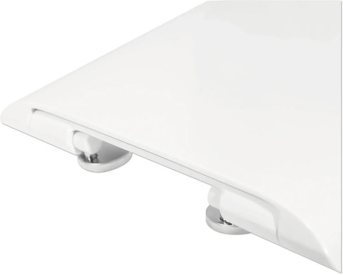 Detailansicht eines WC-Sitzes aus Kunststoff mit Befestigungen.