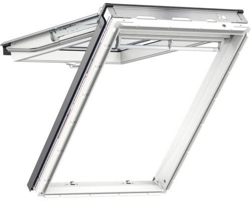 Geöffnetes Dachfenster zur Belüftung und für Tageslicht