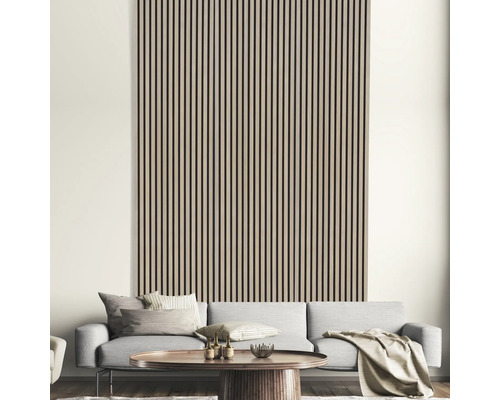 Salon avec panneaux muraux en bois