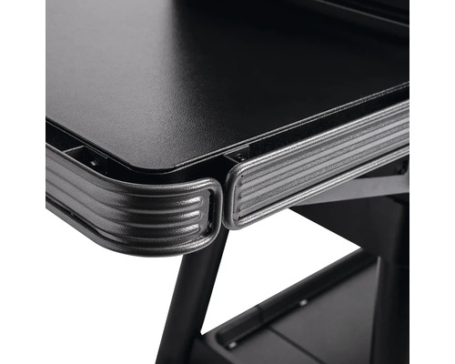 Vue détaillée d''une plaque de cuisson avec table pliante