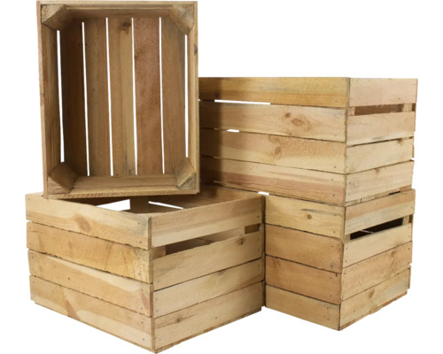 Pile de quatre caisses en bois