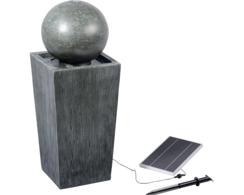 Gartenbrunnen mit Kugelaufsatz und Solarpanel