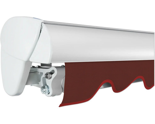 Detailansicht einer Markise mit braunem Stoff und weißem Gehäuse