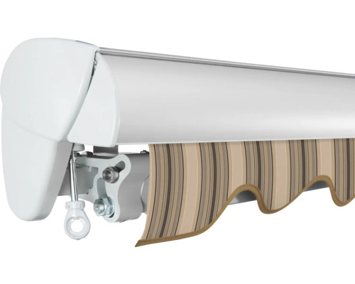 Detailansicht einer Markise mit gestreiftem Stoff und weissem Gehäuse