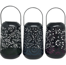 Drei dekorative Windlichter aus Metall mit floralen Mustern und Tragegriffen