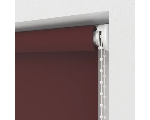 Fensterrollo mit Kettenzug zur Verdunkelung