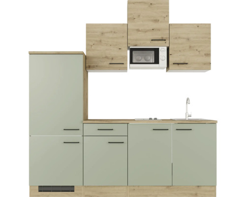 Cuisine équipée avec éléments hauts et micro-ondes