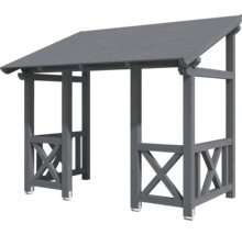 Überdachte Holzpergola mit Kreuzmuster