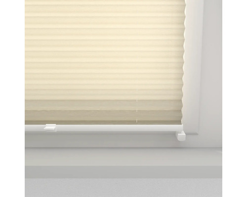 Gros plan d''un store plissé sur une fenêtre