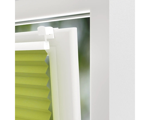 Detailansicht eines Faltstores am Fenster