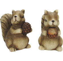 Zwei Eichhörnchenfiguren aus Kunstharz, die Nüsse halten, als Gartendekoration