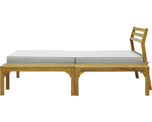 Gartenbank aus Holz mit Sitzkissen