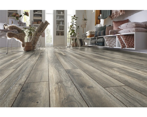 Sol stratifié posé dans le salon