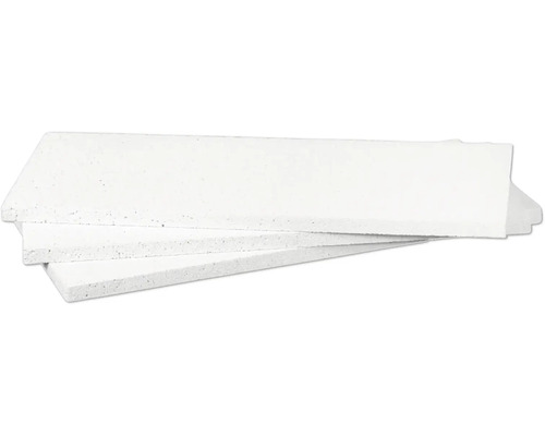 Drei weisse Porenbetonsteine im Stapel