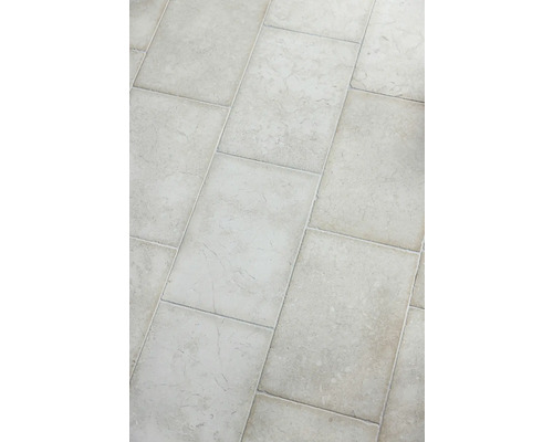 Sol carrelé avec carreaux de céramique rectangulaires